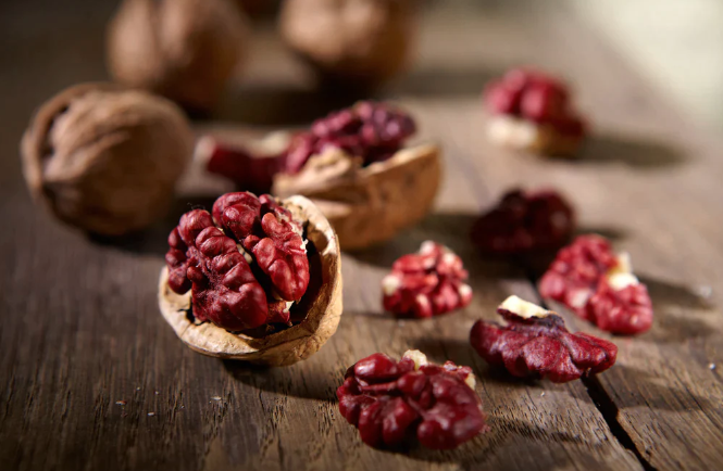 Cách nấu sữa óc chó đỏ mix mè đen.