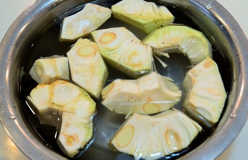 Cách làm mít non om sườn chay củ sen bổ dưỡng
